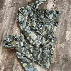 Xs 4/5 Cat & Jack unisex Camouflage Hooded Jackets for twins
